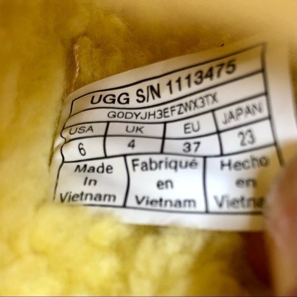 NWOB UGG Fluffita sulfur yellow fur platform slides sandals sheepskin size 6 - Picture 12 of 12
